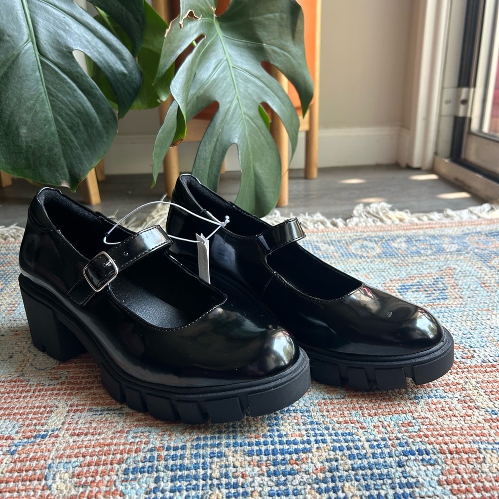 NWT Old Navy Platform Lugged Sole Mary Janes